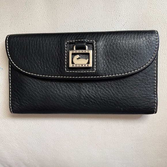 Dooney & Bourke crossbody bag and wallet - Picture 5 of 8